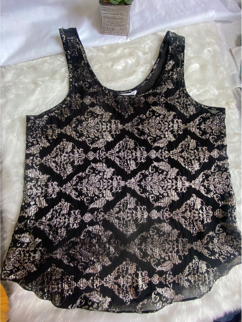 Charming charlie Medium Black and Gold Sleeveless Tank Top
